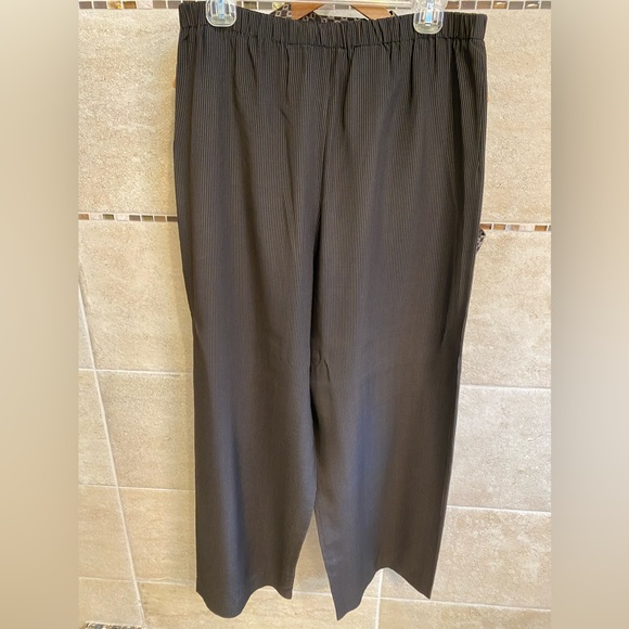 Patterned pant and shirt outfit, elastic waist pants size 12 and top size 14. - Picture 6 of 8